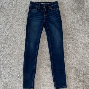 AMERICAN EAGLE DARK WASHED JEANS